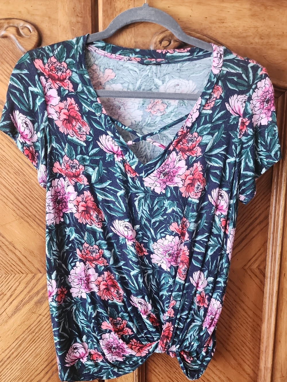 Babeau Floral V-Neck Knot Front Top - Pink/Green S